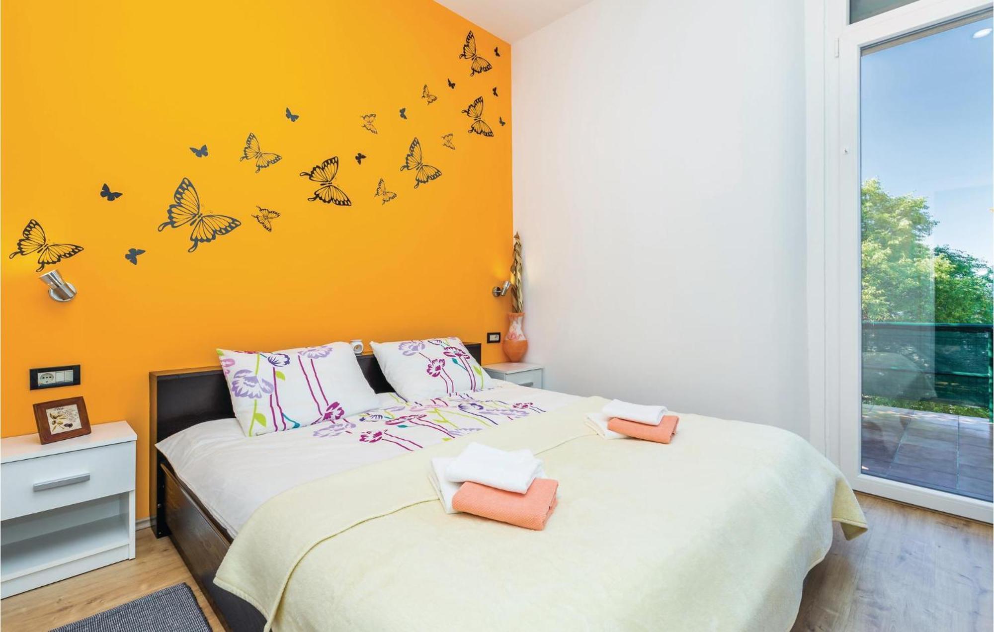 Amazing Apartment In Rijeka With Wifi Luaran gambar