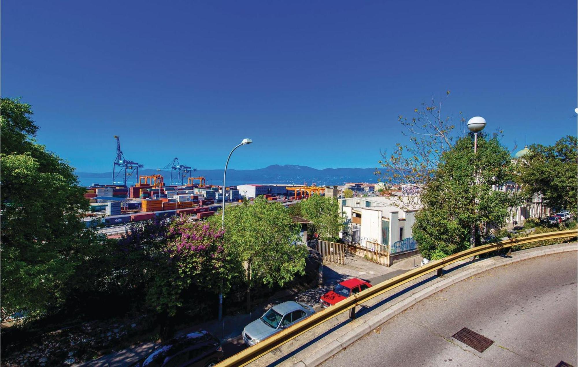 Amazing Apartment In Rijeka With Wifi Luaran gambar