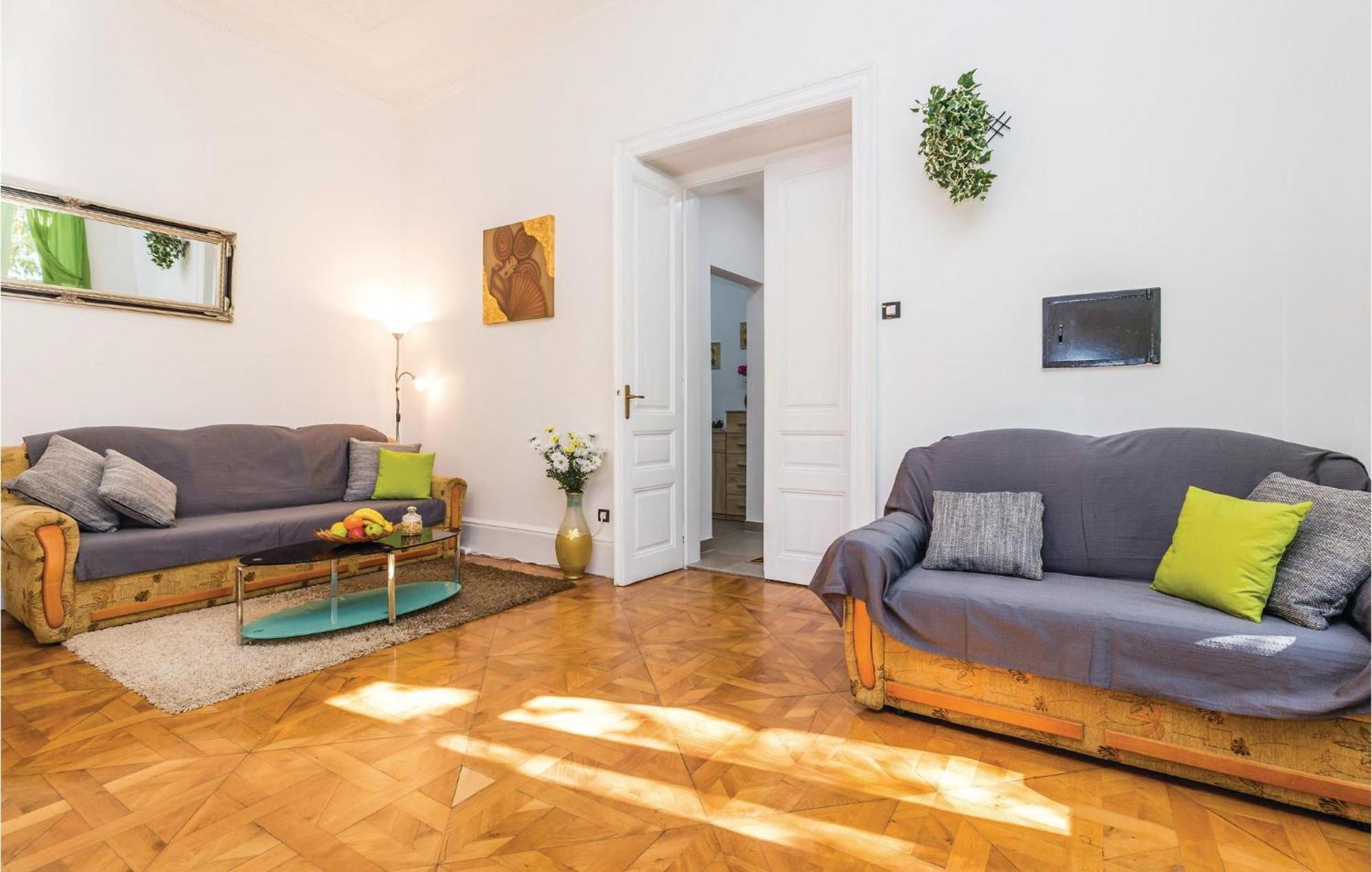 Amazing Apartment In Rijeka With Wifi Luaran gambar