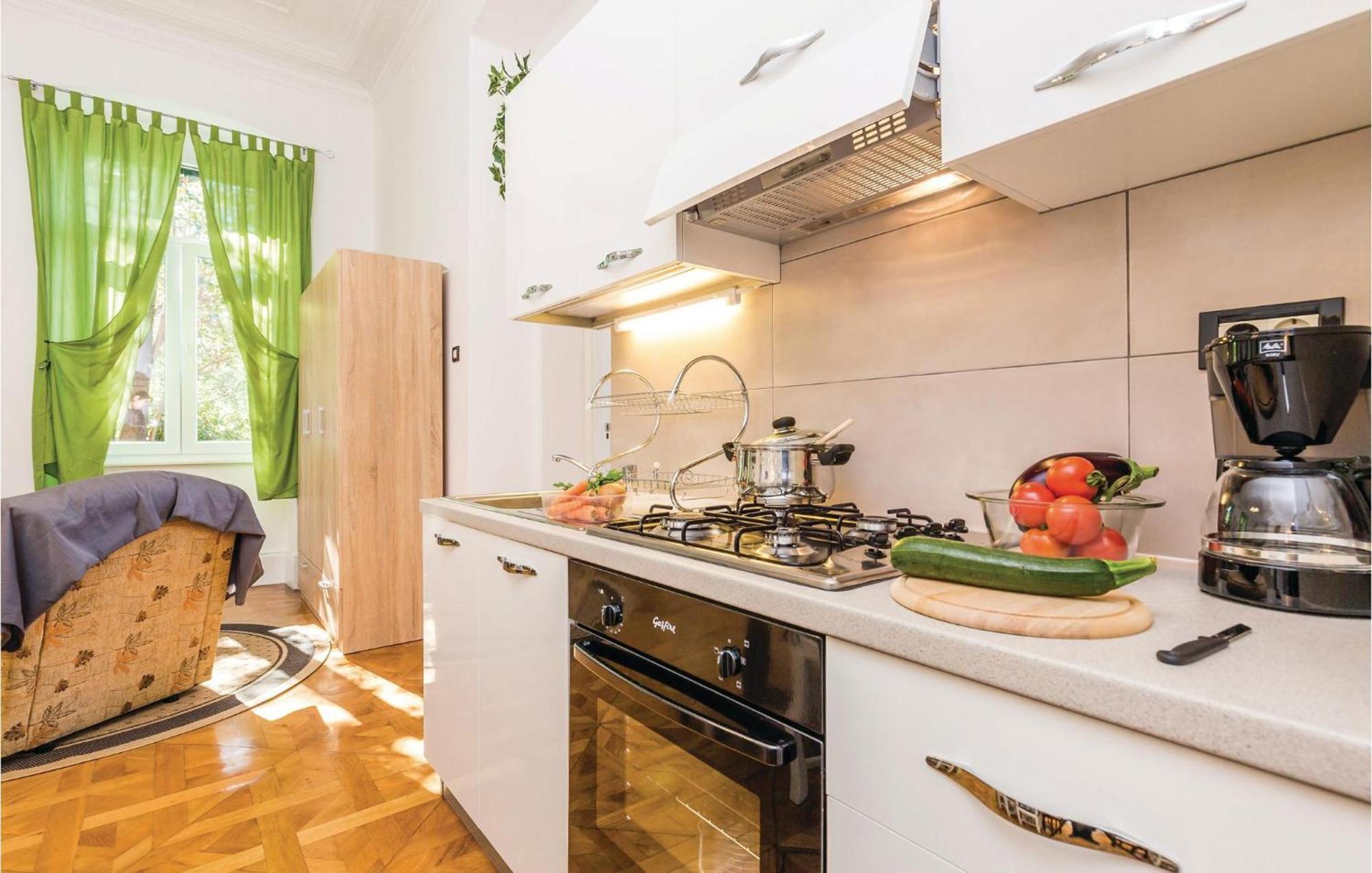 Amazing Apartment In Rijeka With Wifi Luaran gambar