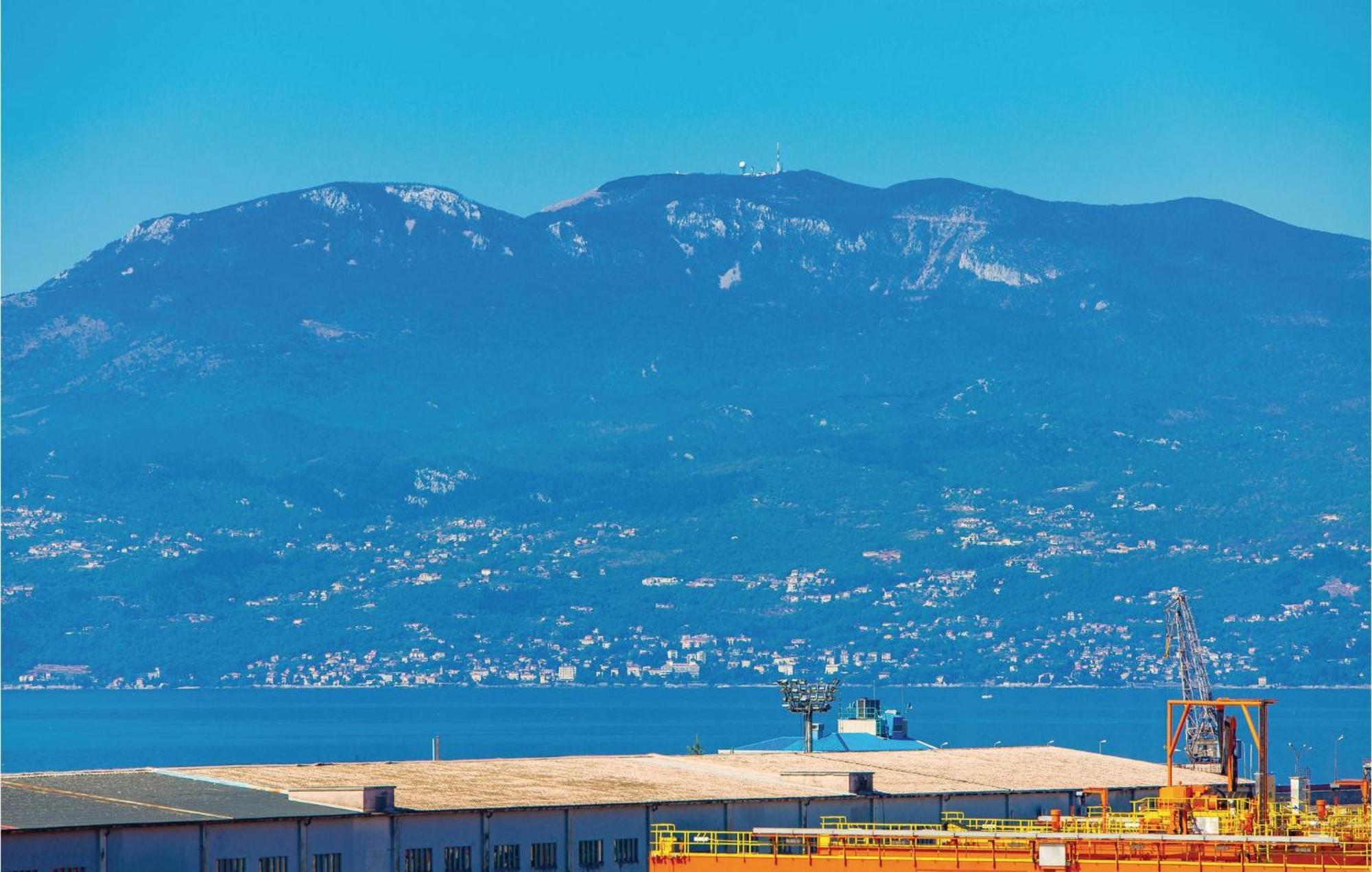 Amazing Apartment In Rijeka With Wifi Luaran gambar