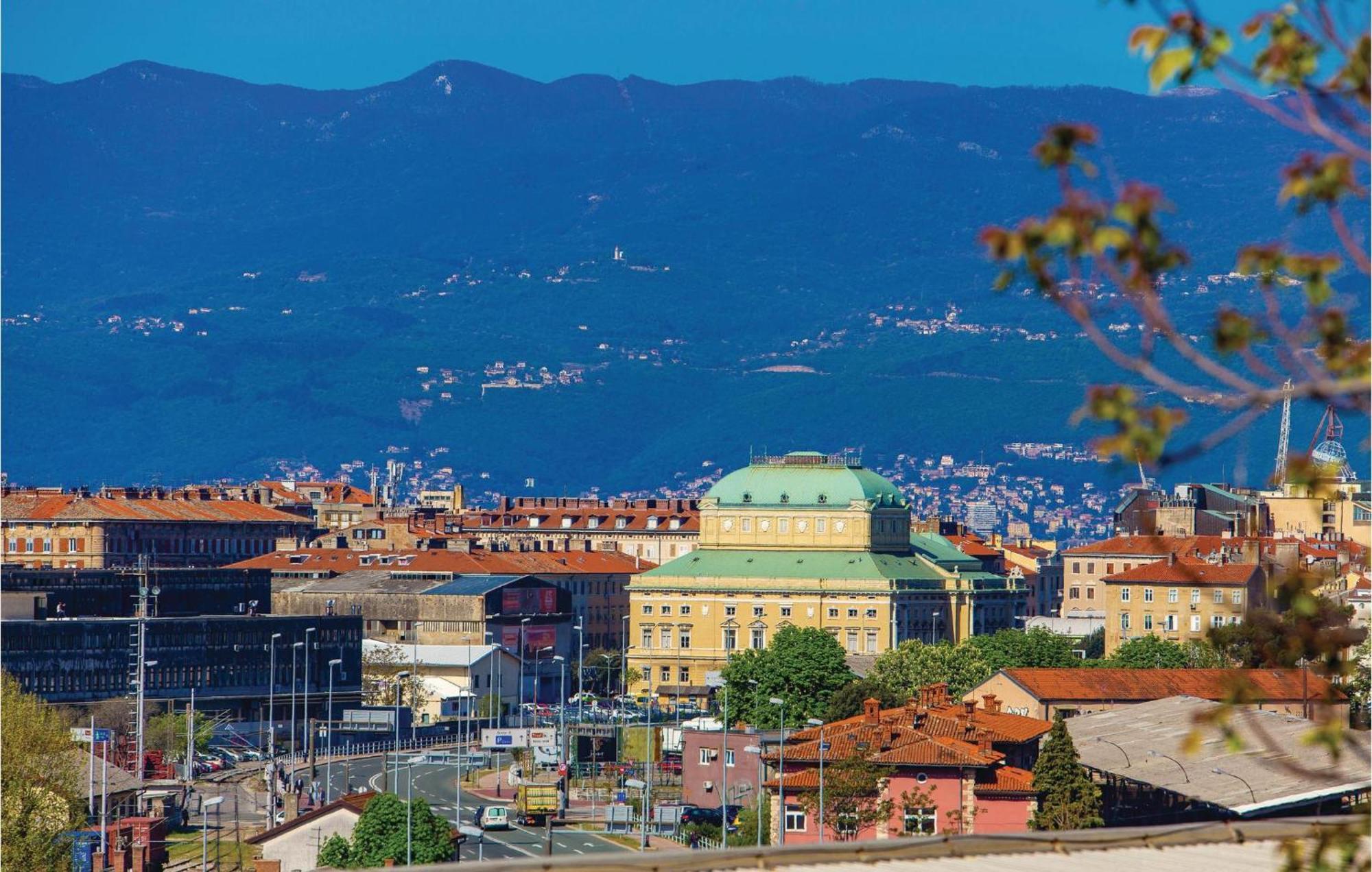 Amazing Apartment In Rijeka With Wifi Luaran gambar