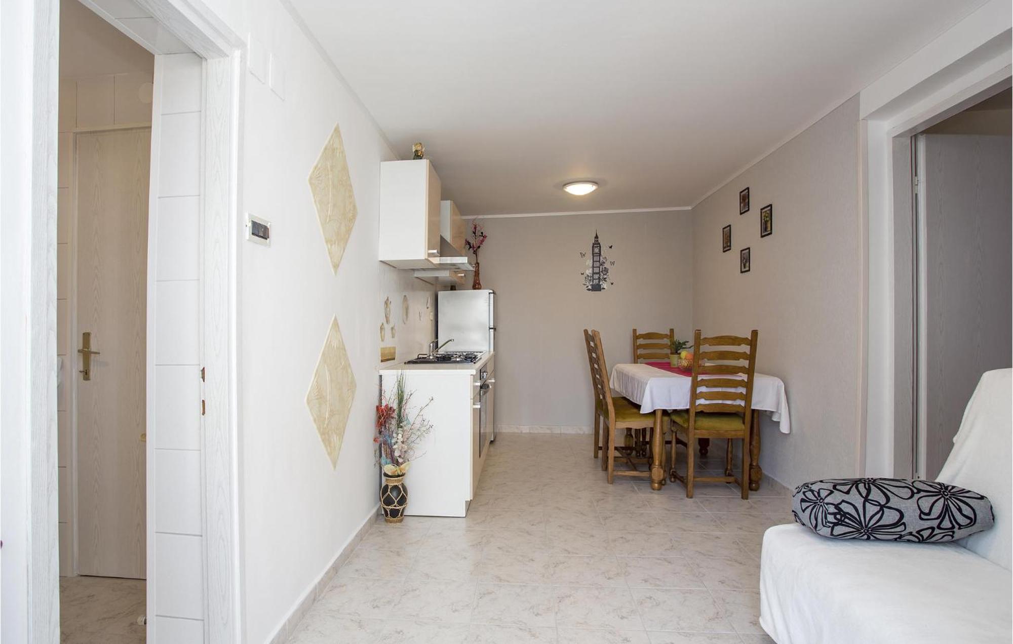 Amazing Apartment In Rijeka With Wifi Luaran gambar