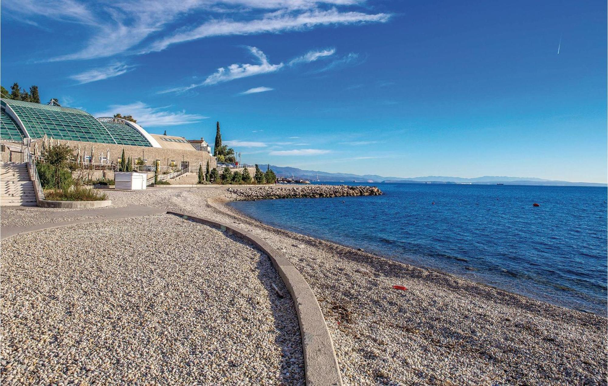 Amazing Apartment In Rijeka With Wifi Luaran gambar